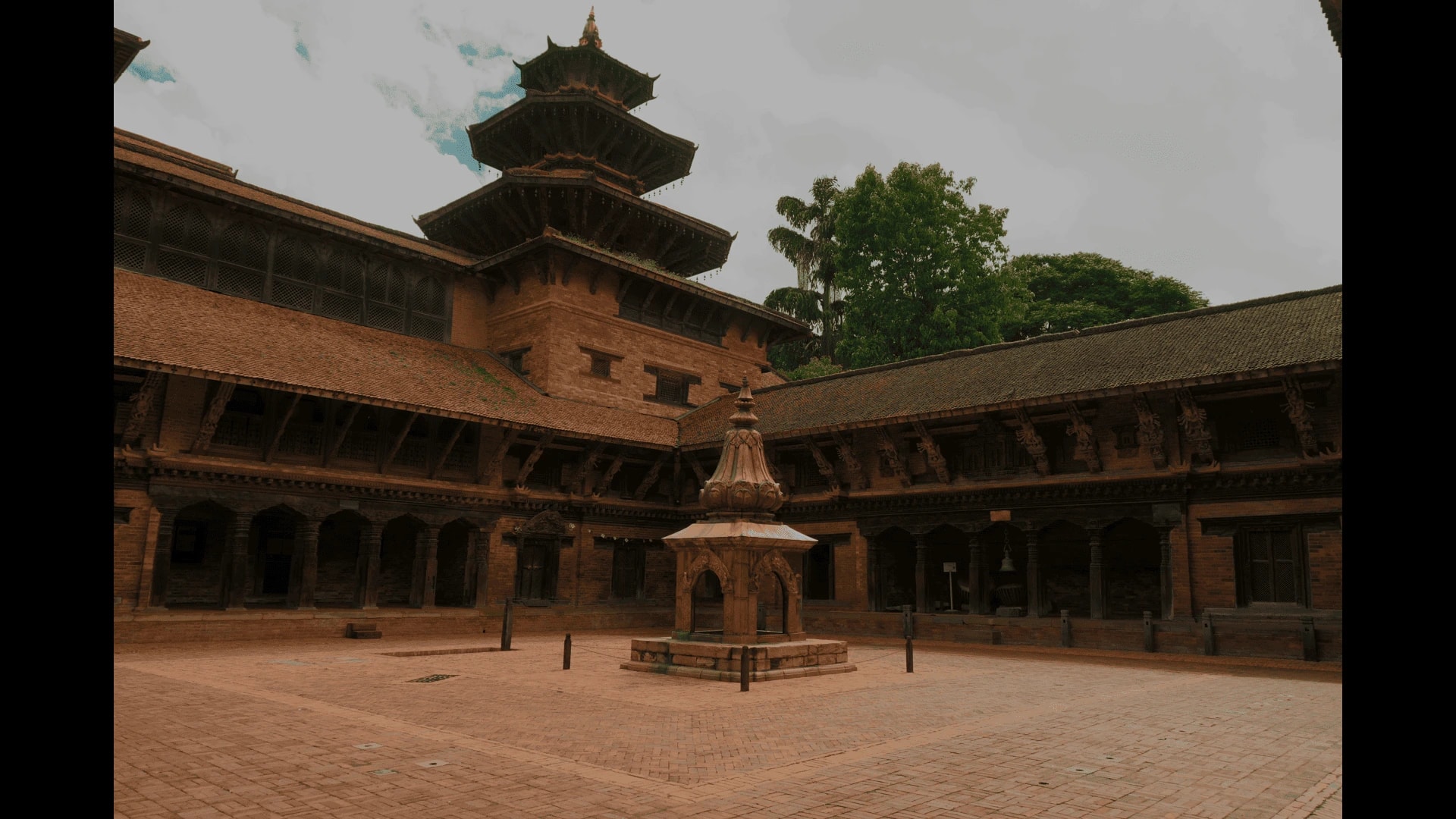 The courtyard at Patan Durbar square